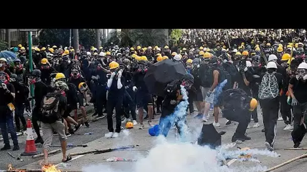 Nouveaux heurts entre manifestants pro-démocratie et policiers à Hong Kong