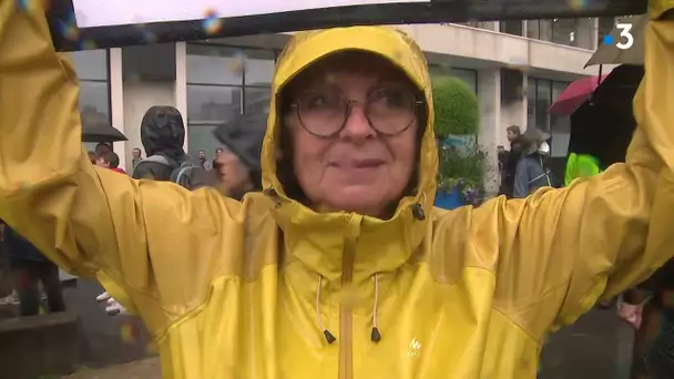 Grenoble : 2 000 personnes manifestent contre l'extension du pass sanitaire