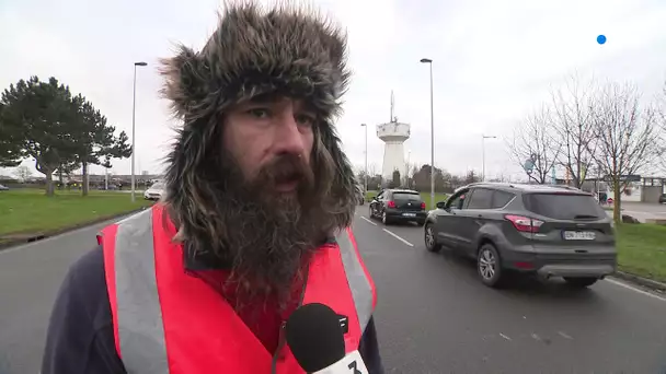 Réforme des retraites : à Amiens, cheminots, Gilets jaunes et simples citoyens manifestent ensemble