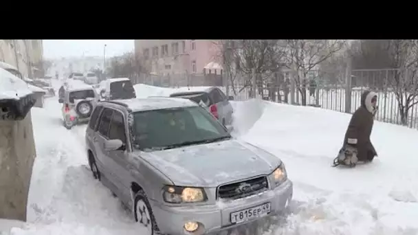 Chutes de neige surprise à Magadane en Russie !