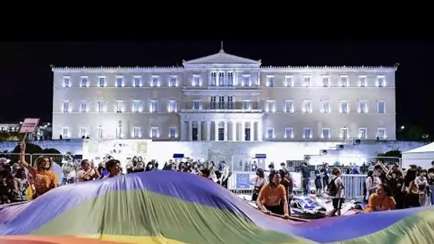 En Grèce, vers une loi plus protectrice pour les couples homosexuels qui veulent adopter un enfant