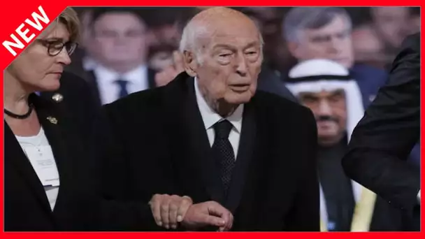 ✅  Valery Giscard d’Estaing désemparé aux obsèques de Jacques Chirac, cette scène surréaliste