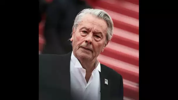 « Alain Delon fréquentait les truands », son petit frère se confie