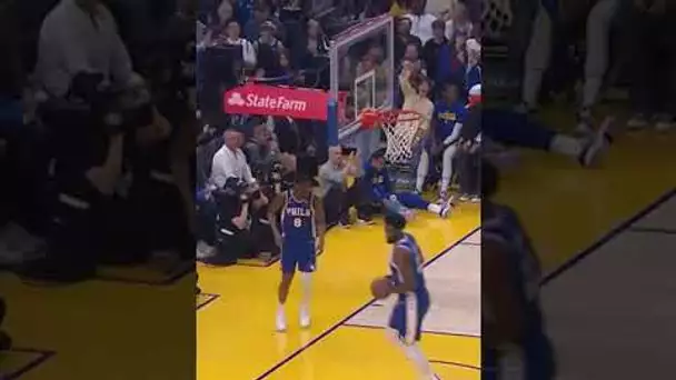 Draymond with the backdoor DIME to Curry! 👀|#Shorts