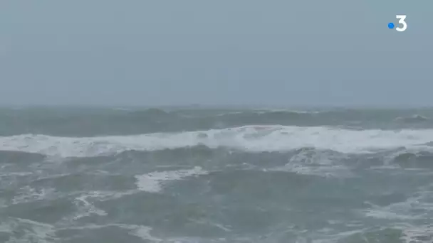 Tempête Justine : une partie de l'estacade de Capbreton s'effondre