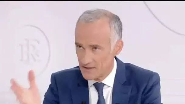 Gilles Bouleau : son gros lapsus en plein de JT de 20h après l'allocution d'Emmanuel...