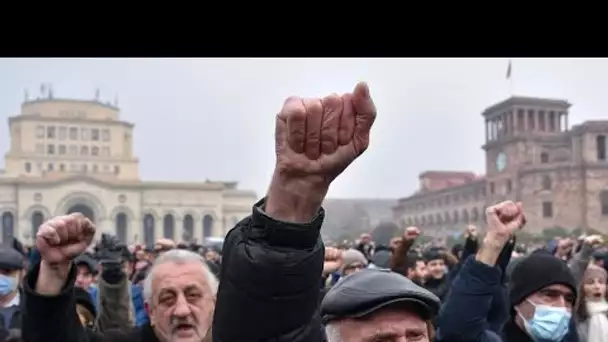 À Erevan, des milliers d'opposants exigent toujours la démission du Premier ministre Nikol Pachinian