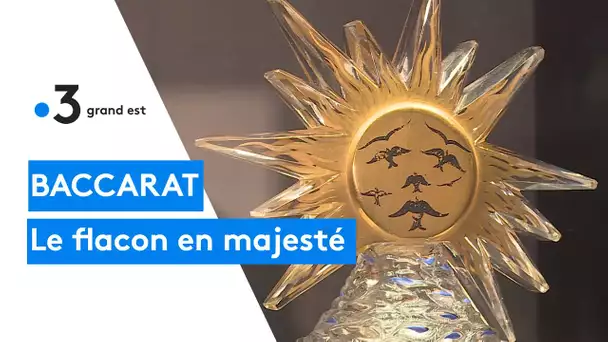 Exposition flacons en majesté à Baccarat