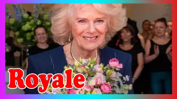 Camilla '' si élégante '' suscite la frénésie des fans royaux en présent@nt de nouvelles