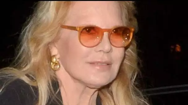 Sylvie Vartan présente à l'hommage de Johnny ? La chanteuse répond de manière très...