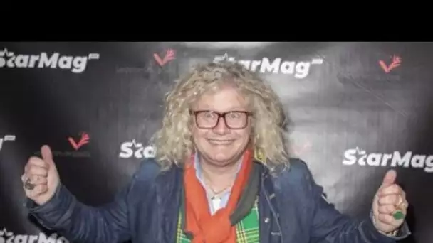 PHOTO Pierre-Jean Chalençon pose avec sa maman, les internautes voient double