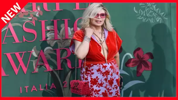 ✅  Amanda Lear : cette vraie-fausse date de naissance qui lui joue des tours