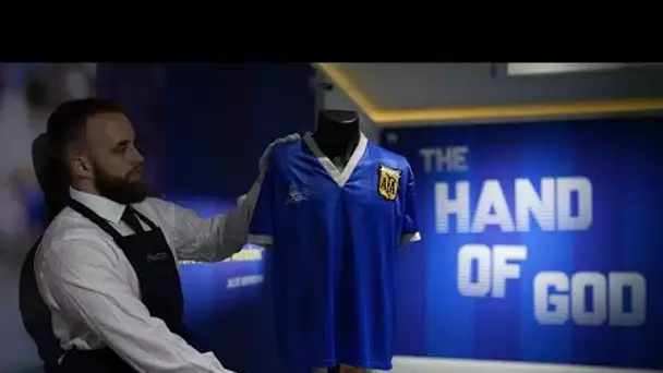 Le maillot de "la main de Dieu" de Maradona mis aux enchères