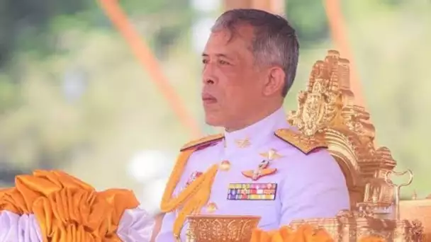 Le redoutable roi de Thaïlande fléchit enfin face aux critiques
