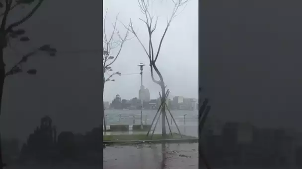 L'impressionnant typhon Krathon frappe le sud de Taïwan