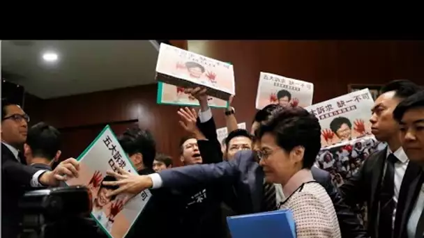 Hong Kong : chaos au Parlement, Carrie Lam renonce à un discours