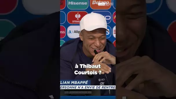 🤣📵 Quand Kylian Mbappé explique qu'il n'est pas dans le groupe Whatsapp du Real Madrid ! #shorts