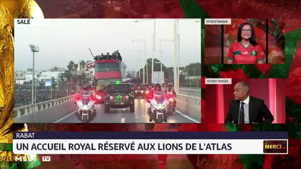 Le bus des Lions de l´Atlas défile dans les rues de Rabat et Salé