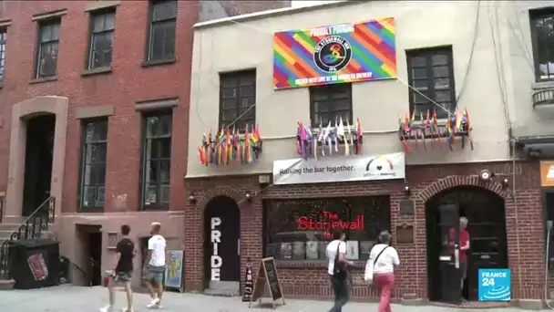 New York commémore les 50 ans des émeutes de Stonewall, lançant la lutte pour les droits LGBT