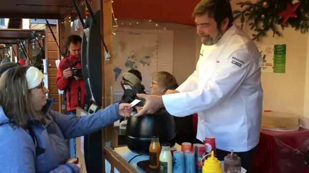 Marché de Noël de Strasbourg : le chef Francis Scordel, vend sa soupe pour financer des associations