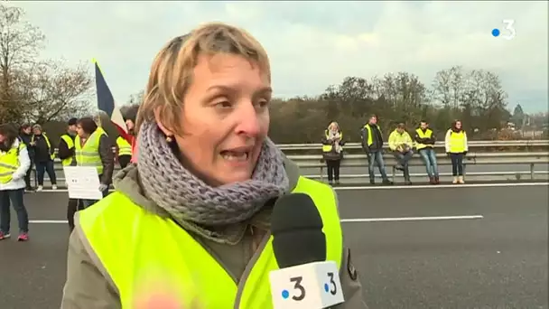 Montceau : manifestation des 'gilets jaunes' sur la RCEA en Saône-et-Loire