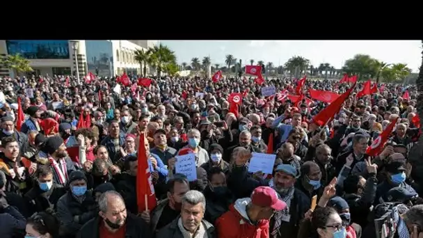 Tunisie : le président étend son pouvoir sur le système judiciaire, manifestation à Tunis