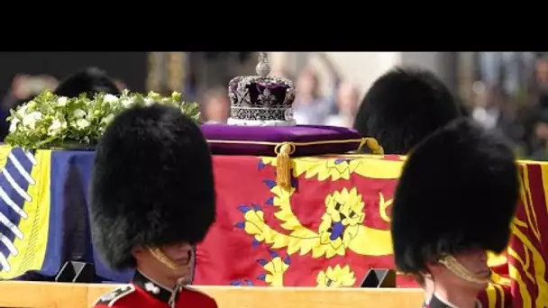 Le cercueil de la Reine Elizabeth II transféré au Palais de Westminster