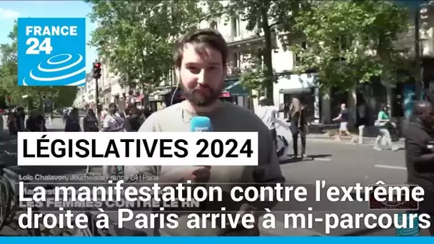 Manifestation contre l'extrême droite : le cortège parisien arrive à mi-parcours • FRANCE 24