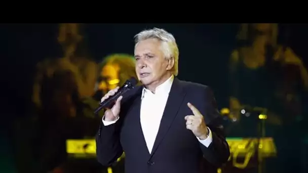 Michel Sardou, hospitalisé pour une grippe, se repose en Normandie