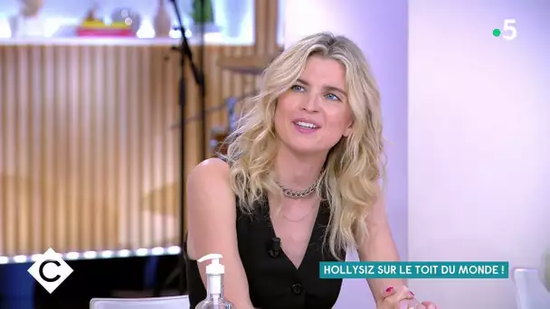 Hollysiz sur le toit du monde ! - C à Vous - 14/05/2021