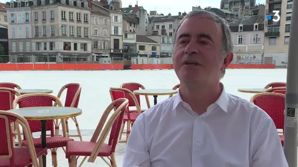 La place de la République à Limoges se découvre après ses travaux.