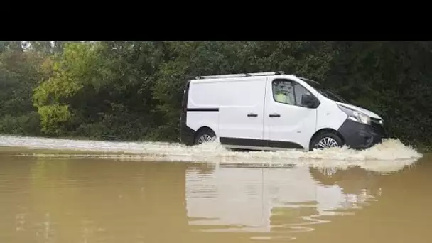 Des pluies torentielles provoquent des inondations en italie et au Royaume-Uni