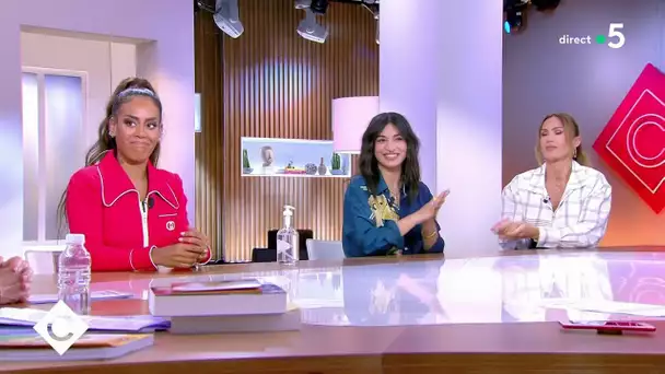 Amel Bent, Camélia Jordana & Vitaa : le poing levé ! - C à Vous - 02/06/2021