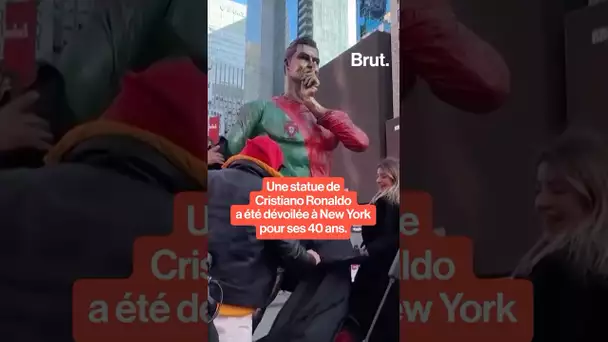 Une statue de Cristiano Ronaldo a été dévoilée à New York pour ses 40 ans.