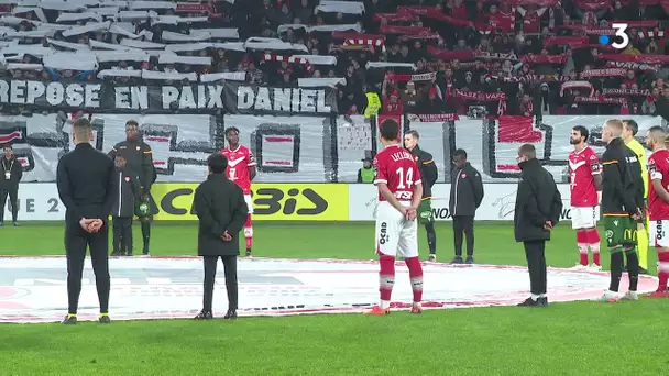 Derby VAFC-RC Lens : la minute de silence en hommage à Daniel Leclercq