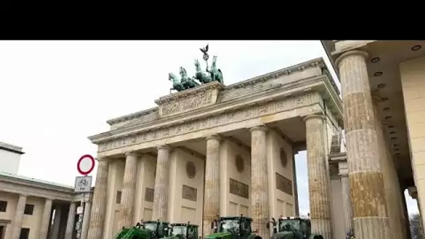 Des milliers d’agriculteurs en colère déferlent à nouveau dans les rues de Berlin