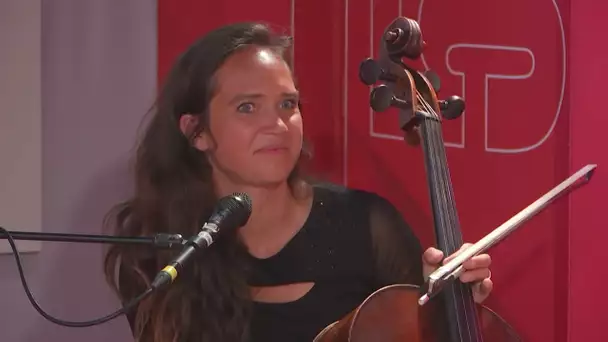 "Nous laissons les oiseaux et les arbres se mêler à la musique", confie la violoncelliste Olivia Gay