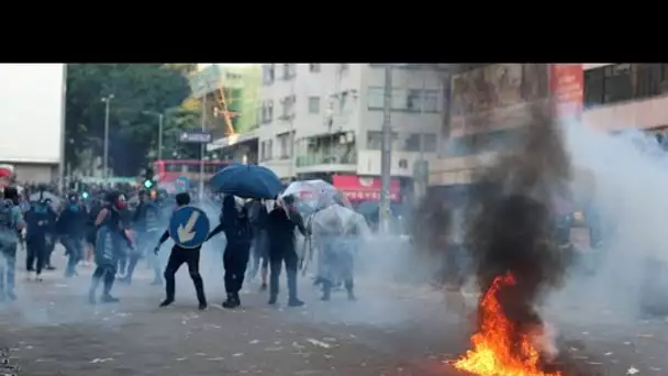 "Journée de chagrin" à Hong Kong, tensions entre manifestants et police