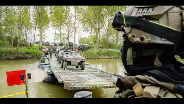 Du vert au beige... Le camouflage des véhicules blindés évolue en fonction de la zone de combat