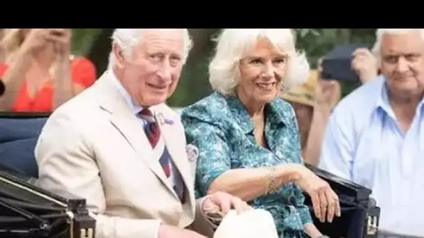 Le prince Charles et Camilla suscitent la frénésie des fans après avoir été pris en photo lors de la