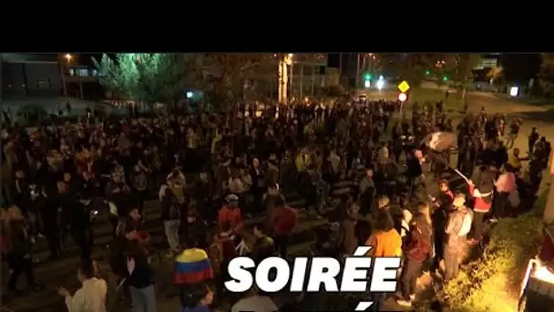 Des Colombiens bravent le couvre-feu devant la résidence du président