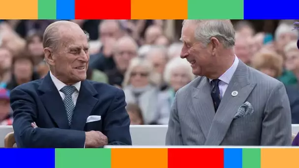 Prince Charles ému  il rend un bel hommage au prince Philip et publie un cliché rétro inédit de ses