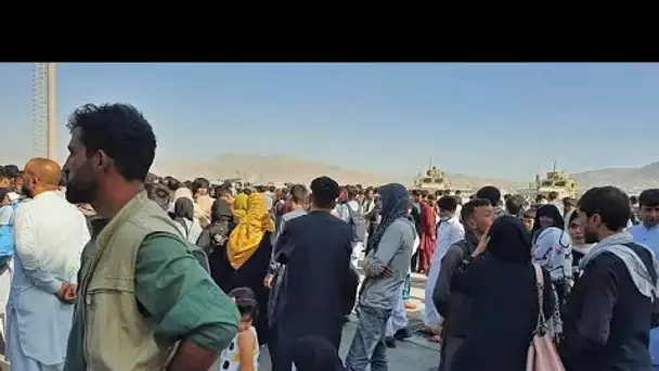 Afghanistan : des milliers d’Afghans à l'aéroport de Kaboul pour fuir le pays