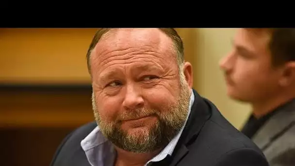 USA : le complotiste Alex Jones condamné à verser 1 milliard de dollars