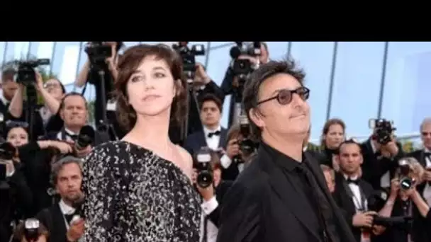 Charlotte Gainsbourg : Yvan Attal trop dur avec elle ? L’actrice révèle les...