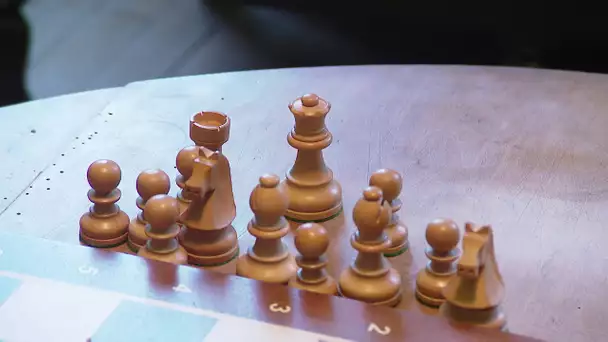 Bourges : succès du jeu d'échecs avec la série "Le jeu de la dame"