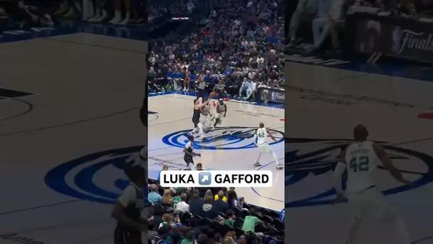 ELECTRIC Luka Doncic halfcourt lob to Daniel Gafford! 👀⚡️ | #Shorts