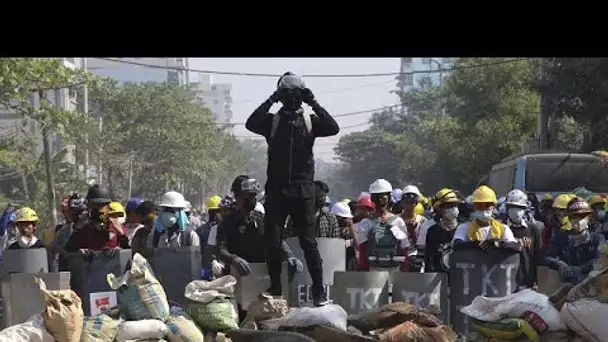 Des milliers de manifestants dans les rues en Birmanie, de nouvelles personnes blessées