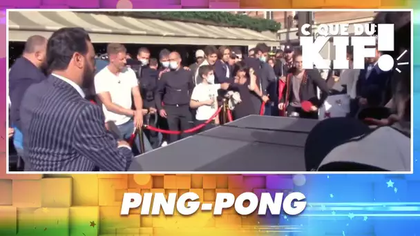 Cyril Hanouna défie les passants au ping-pong avec une régalade pour le gagnant ! - #CQDK