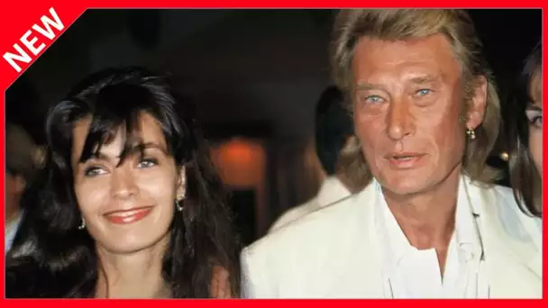 ✅  Johnny Hallyday et les femmes : « Celle qui a le plus trinqué, c'est Adeline »